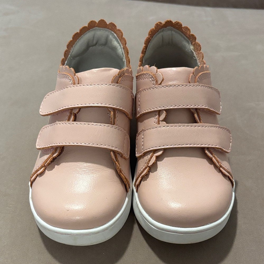 L’Amour Caroline Scalloped Sneaker